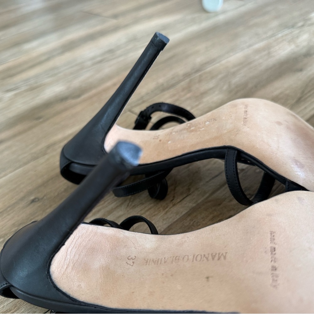 Original Manolo Blahnik heels - Picture 8 of 9
